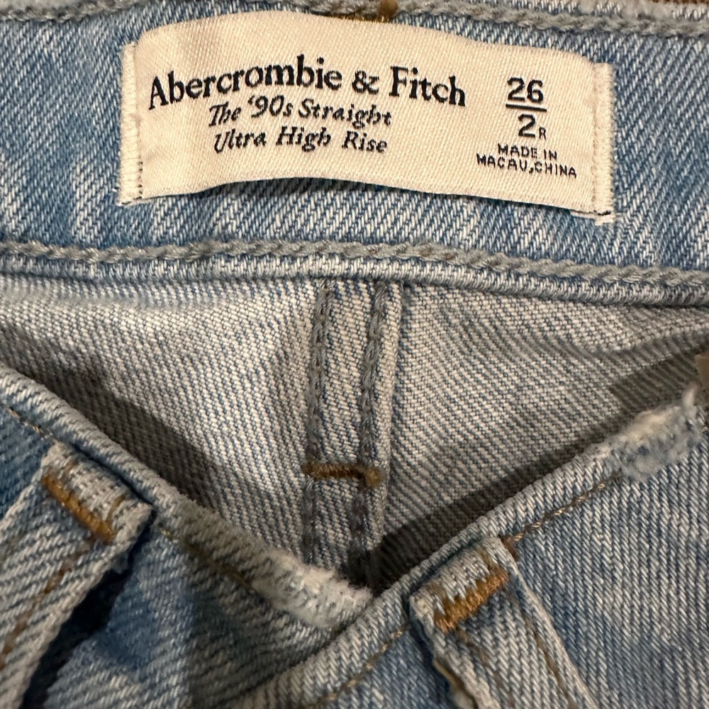 Abercrombie and fitch cross cross button straight leg. Ultra high rise. The 90’s